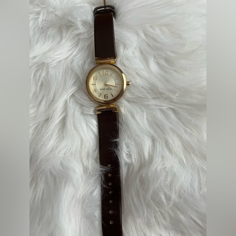 Ladies fashion watch